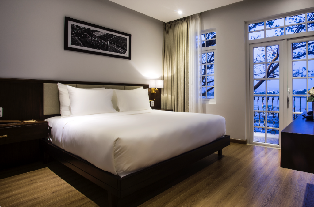 One-Bedroom Apartment Suite with Balcony - Room plan