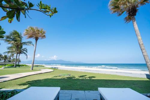 Beachfront villa in Resort Da Nang- Free pick up airport in Da Nang