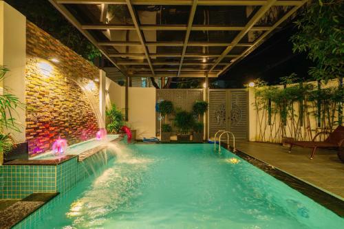Luxury 4BR Corner Villa Private Pool & BBQ Da Nang in Da Nang