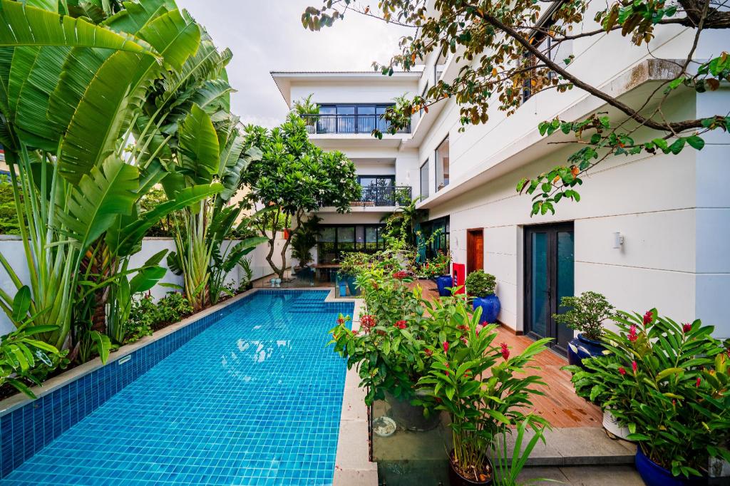 Private pool