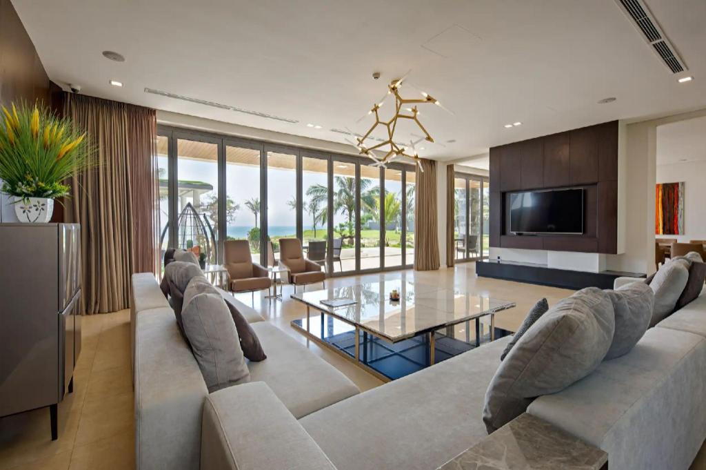 ダナンのLuxe 6BR Beachfront Villa: Group Getaway Haven — 写真2